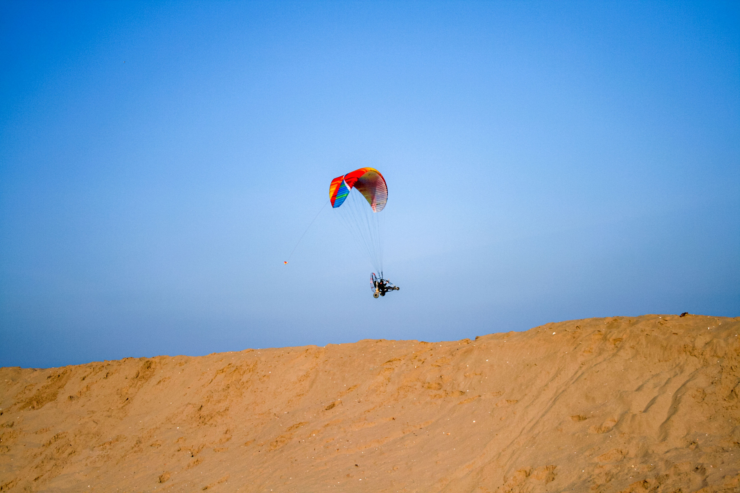 Paratriking over sand dunes